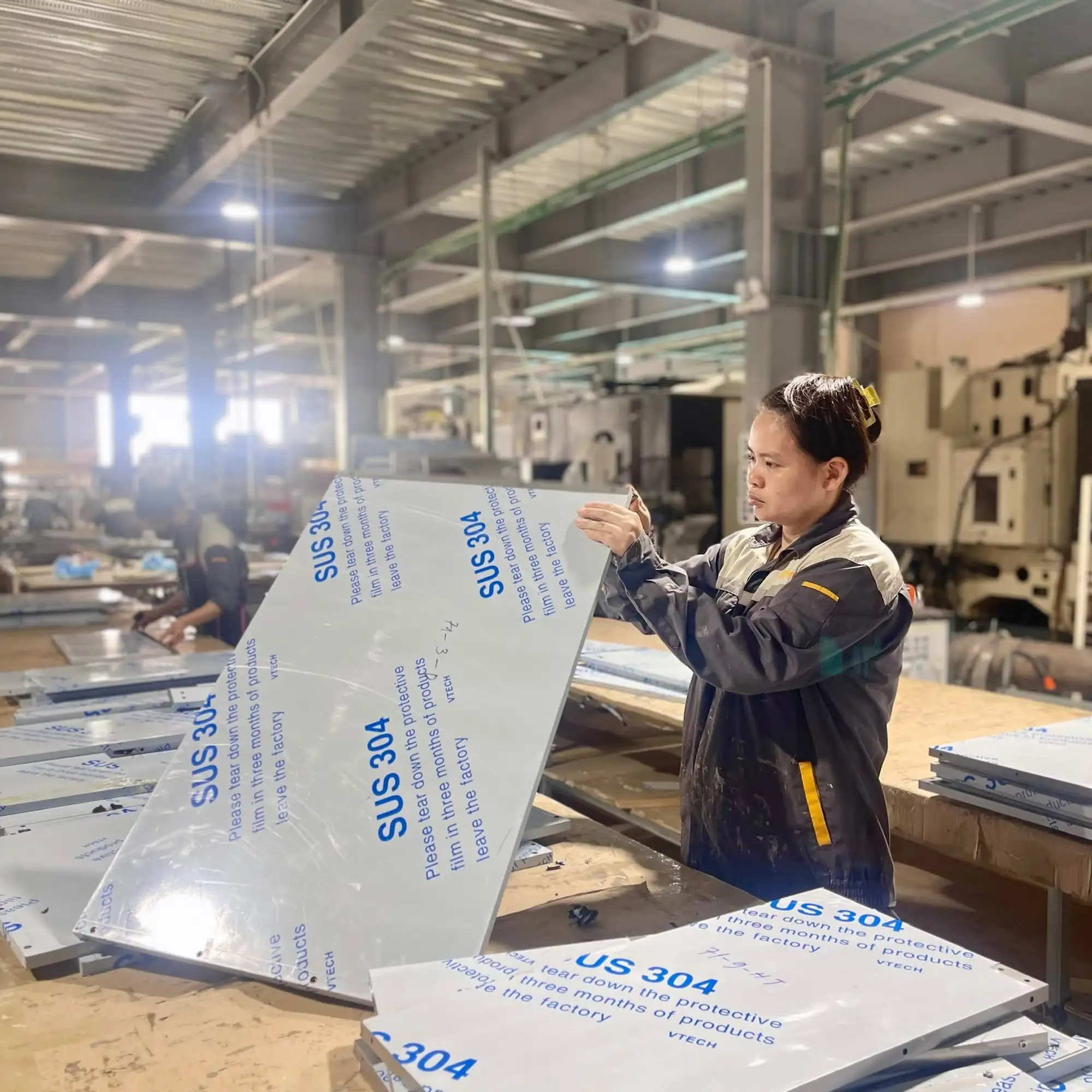 Tủ Bếp Inox Cánh Kính Mẫu TA1007 Trang Nhã - Ảnh 2