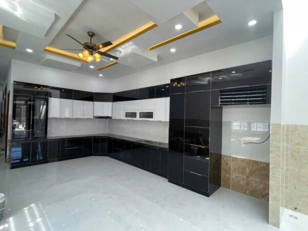 50+ Mẫu tủ bếp inox cánh kính HOT 2026