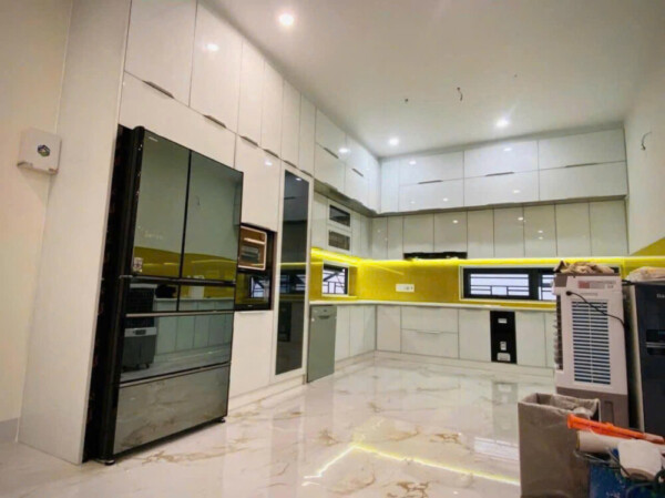 50+ Mẫu tủ bếp inox cánh kính HOT 2026