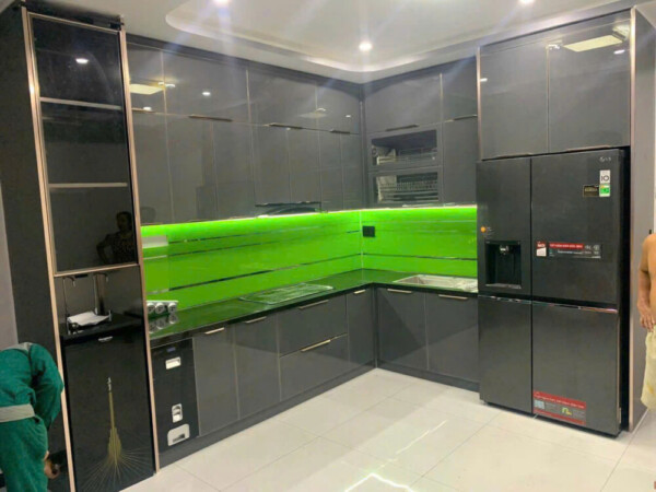 50+ Mẫu tủ bếp inox cánh kính HOT 2026