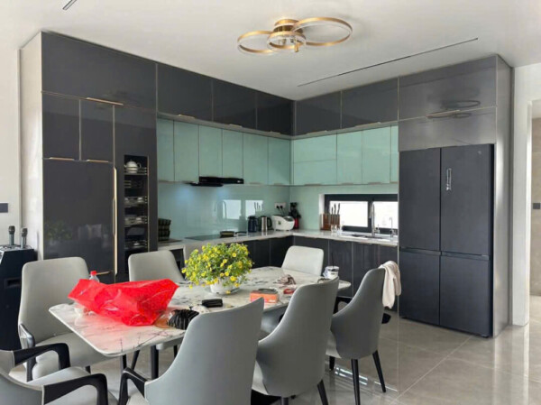 50+ Mẫu tủ bếp inox cánh kính HOT 2026