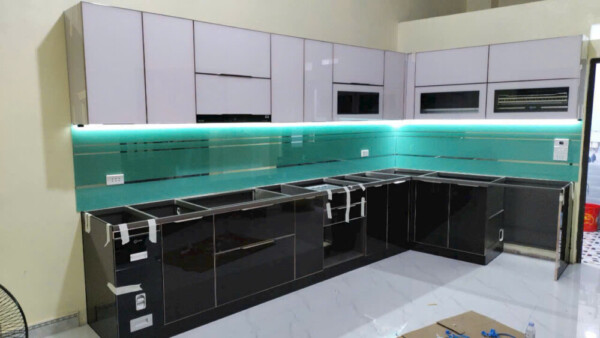 50+ Mẫu tủ bếp inox cánh kính HOT 2026