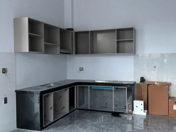 50+ Mẫu tủ bếp nhôm kính HOT 2026