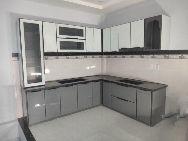 50+ Mẫu tủ bếp nhôm kính HOT 2026